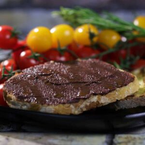 Bruschetta al Patè di Olive Nere